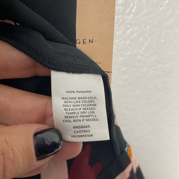 Halogen Black V Neck Short Flutter Sleeve Floral Print Blouse Size XXL New - Picture 5 of 6